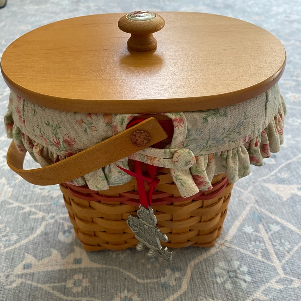 Longaberger Basket with Floral Liner and Wooden Lid - Picture 12 of 13